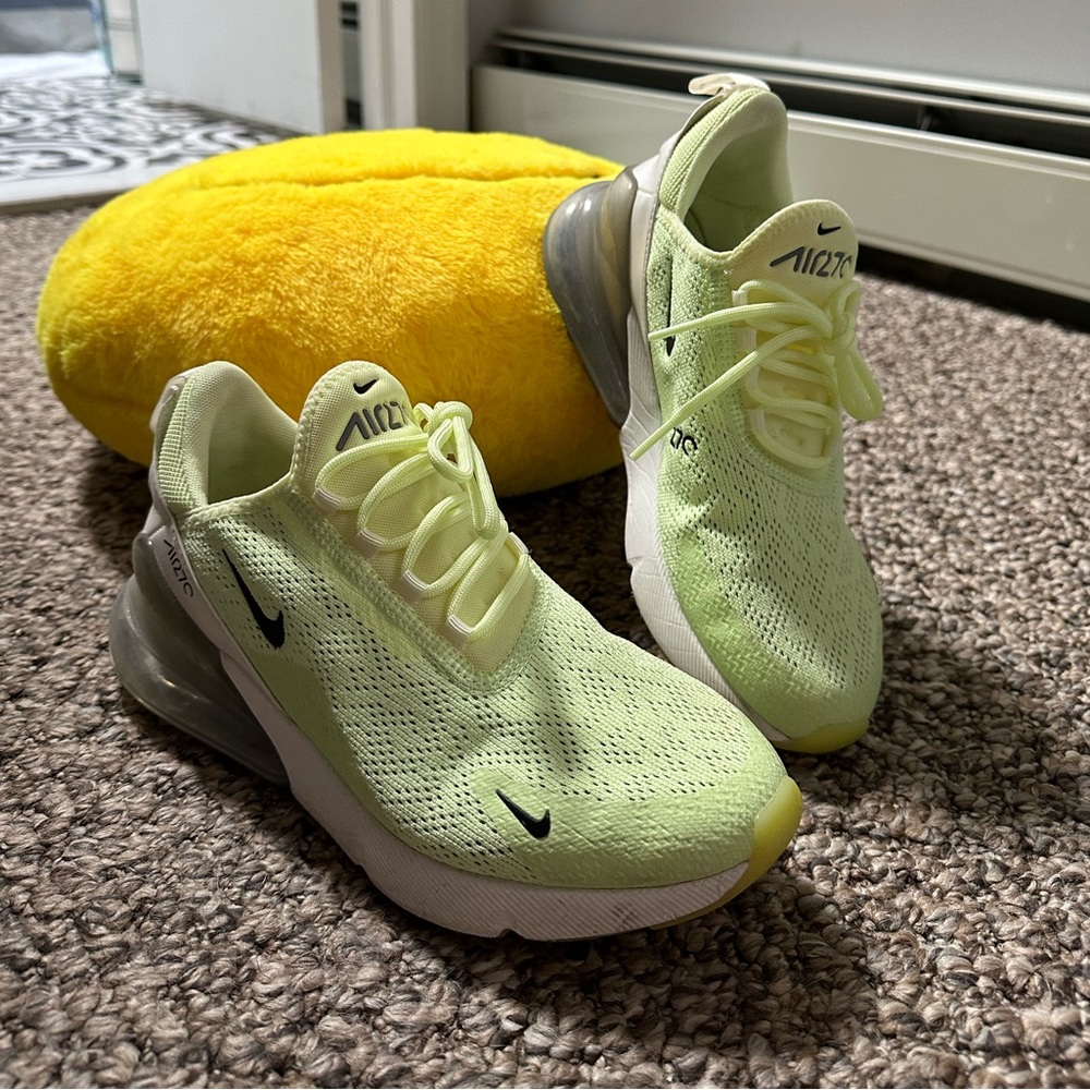 Nike 270 green